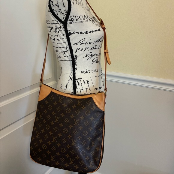 LOUIS VUITTON MONOGRAM ODEON MM CROSSBODY WITH COA - Picture 8 of 16